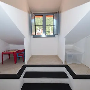 mansarda-cavassola.hotelitalianriviera.com/